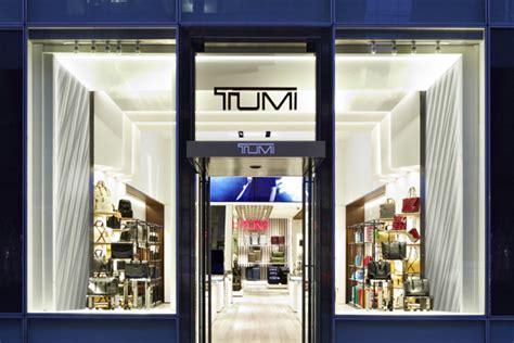 tumi luggage store.